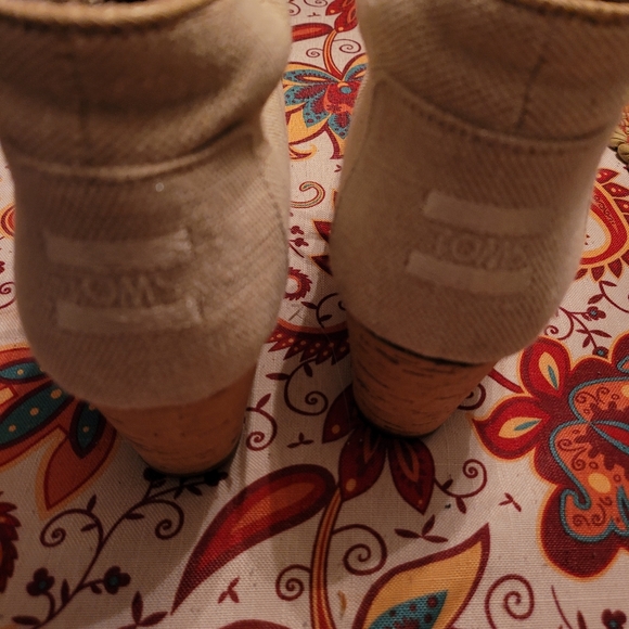 Tom's Boots - Picture 4 of 7